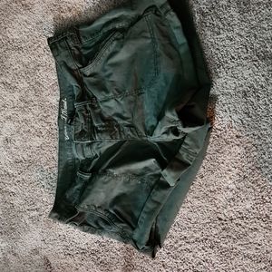 Universal thread shorts